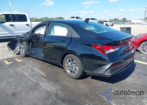 2024 Hyundai Elantra Sel z USA, uszkodzony, nr VIN KMHLM4DG3RU762823
